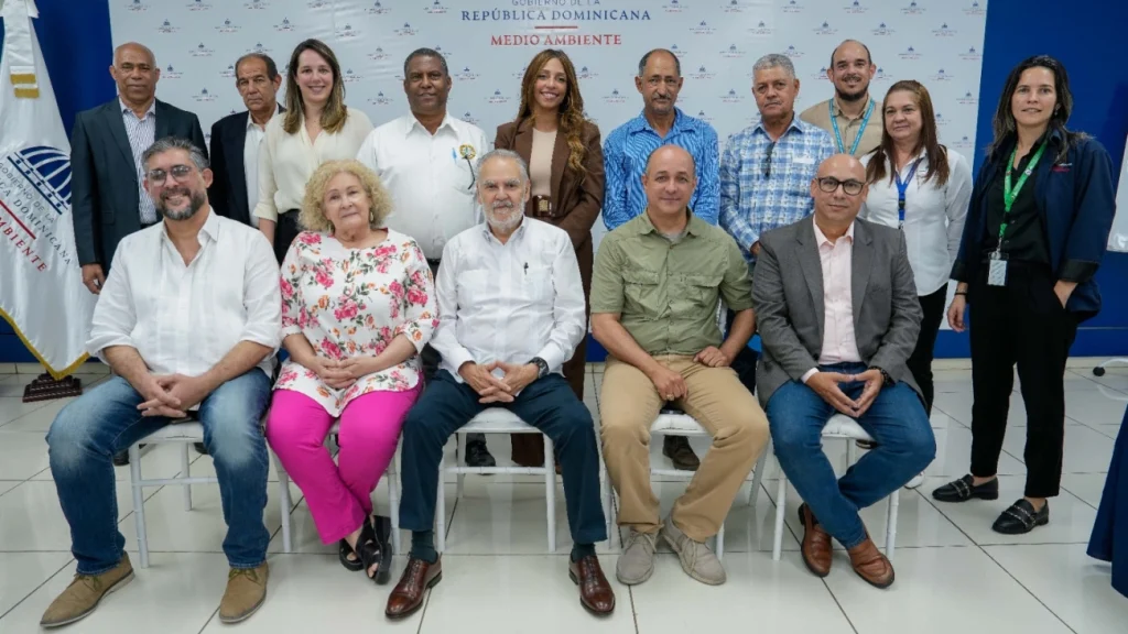 Ceara Hatton valora esfuerzos de organizaciones de la sociedad civil en la protección ambiental Ceara Hatton