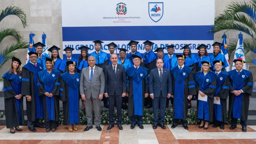 Inesdyc gradúa nuevos profesionales en Diplomacia y Servicio Consular y Especialidad en Diplomacia Comercial Inesdyc