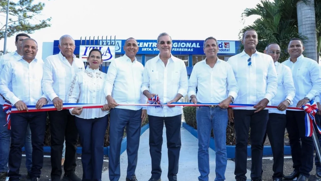 Presidente Abinader inaugura Centro Regional Virginia Ferreira ITLA en Moca Presidente
