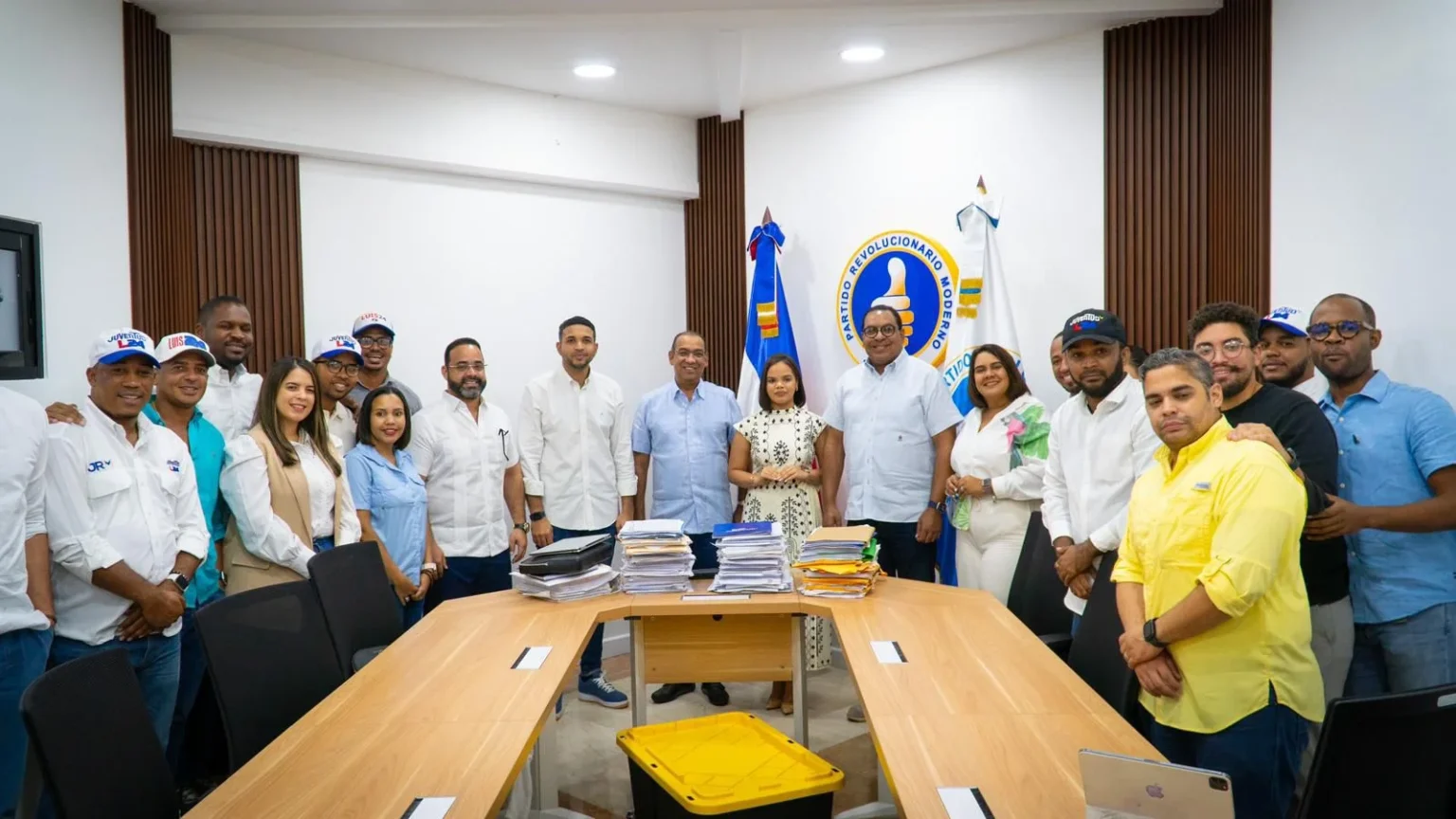 JRM entrega a Deligne Ascensión el 100% de sus delegados electorales y estructura de 1.2 millones votos jóvenes JRM