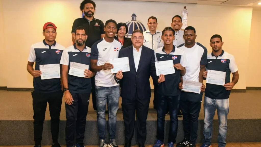 Gobierno entrega incentivos a medallistas de los Juegos Sudamericanos para Sordos, celebrados en Ecuador Sordos