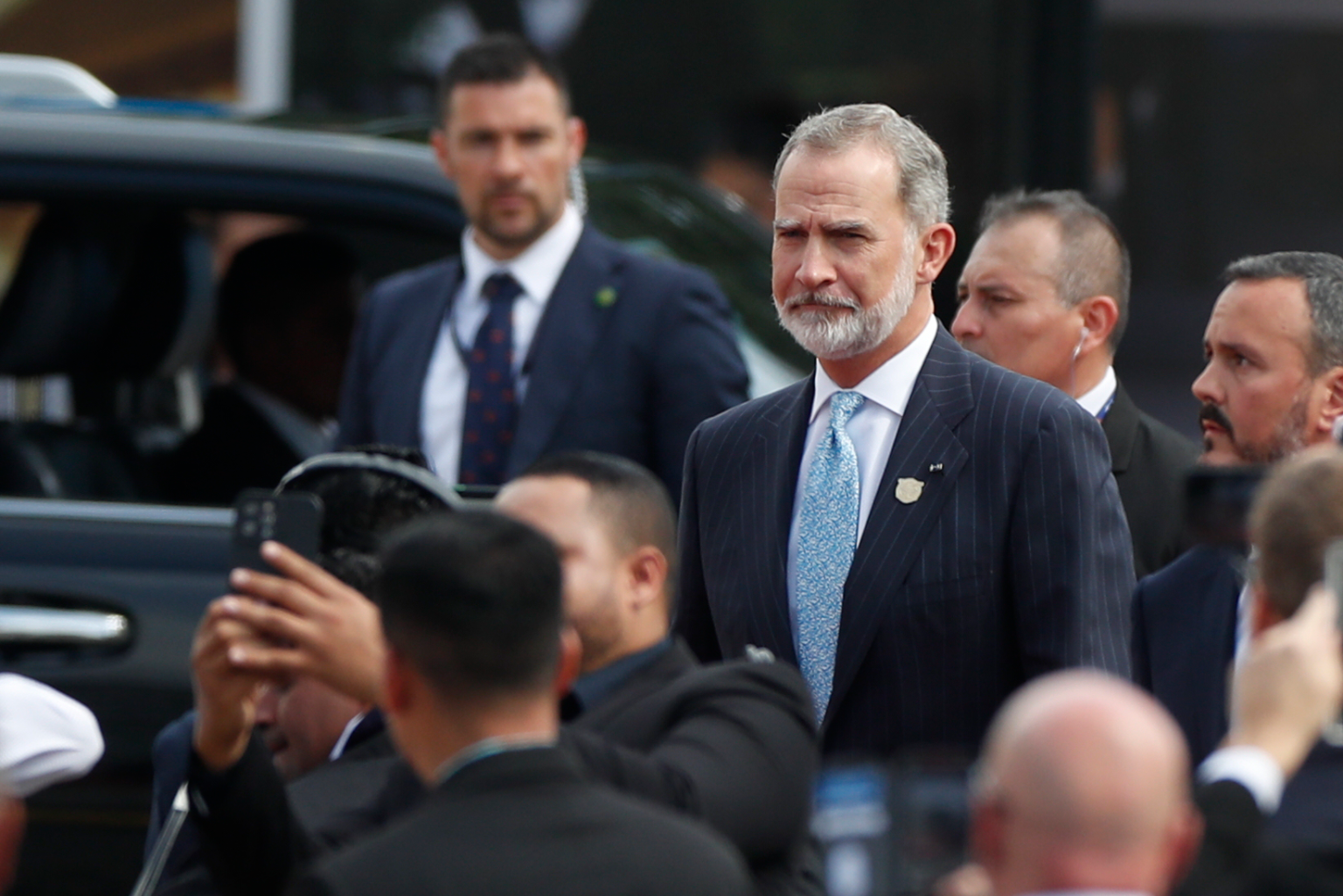 Felipe VI realiza saludo de cortesía a mandatarios, entre ellos Milei, en investidura de Bukele Felipe VI