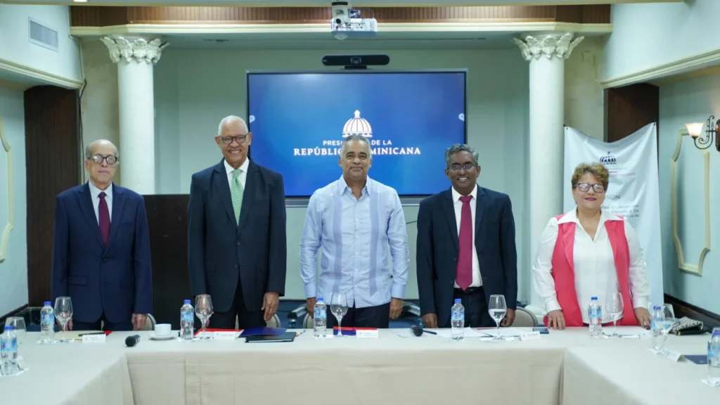 Gobiernos de la India y RD trabajan para fortalecer capacidades técnicas ante fenómenos meteorológicos India y RD