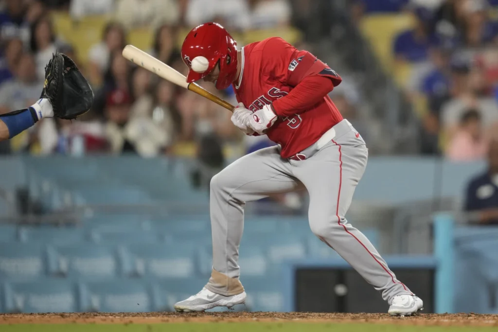 Angelinos remontan y se imponen 3-2 a Dodgers en 10 innings Taylor Ward