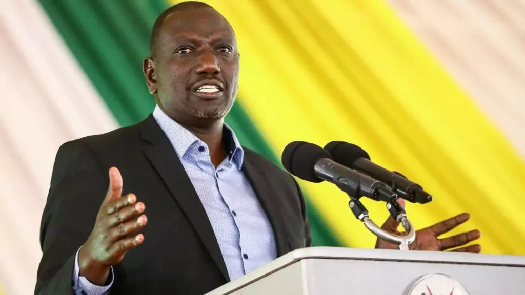 William Ruto despide a 400 policías antes de su inminente partida hacia Haití William Ruto