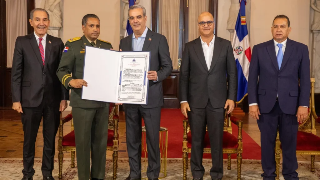 Presidente Abinader encabeza primera entrega de certificación quinquenal a 49 instituciones de educación superior certificación quinquenal