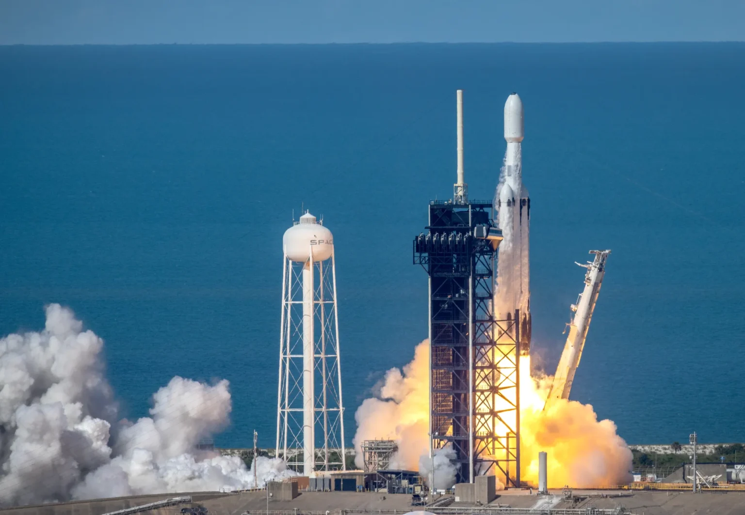 Despega con éxito desde Florida un cohete con el nuevo satélite meteorológico GOES-U cohete