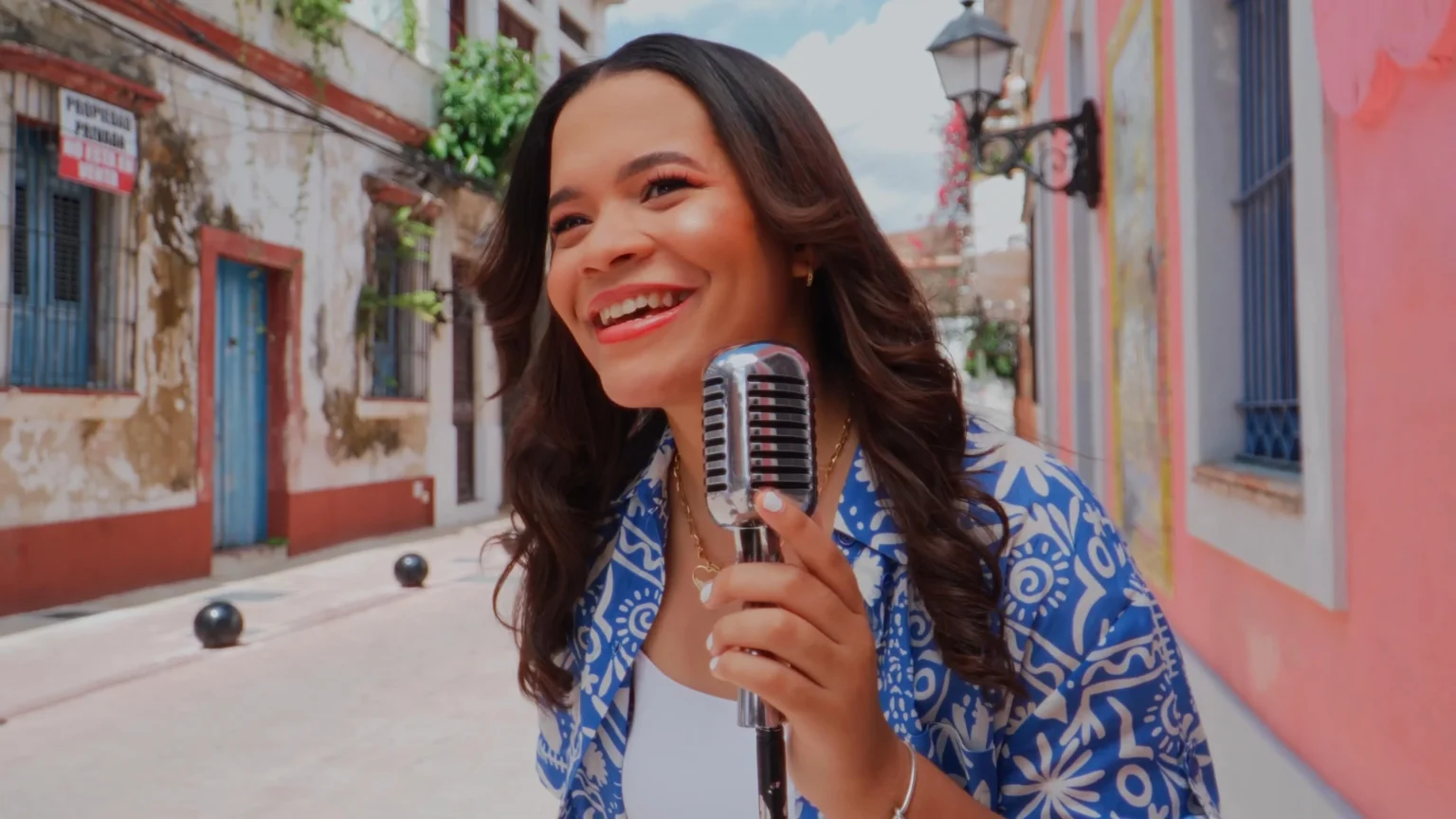 Cantautora dominicana Caroll Díaz lanza su nuevo sencillo “Quiero probar” Caroll Díaz