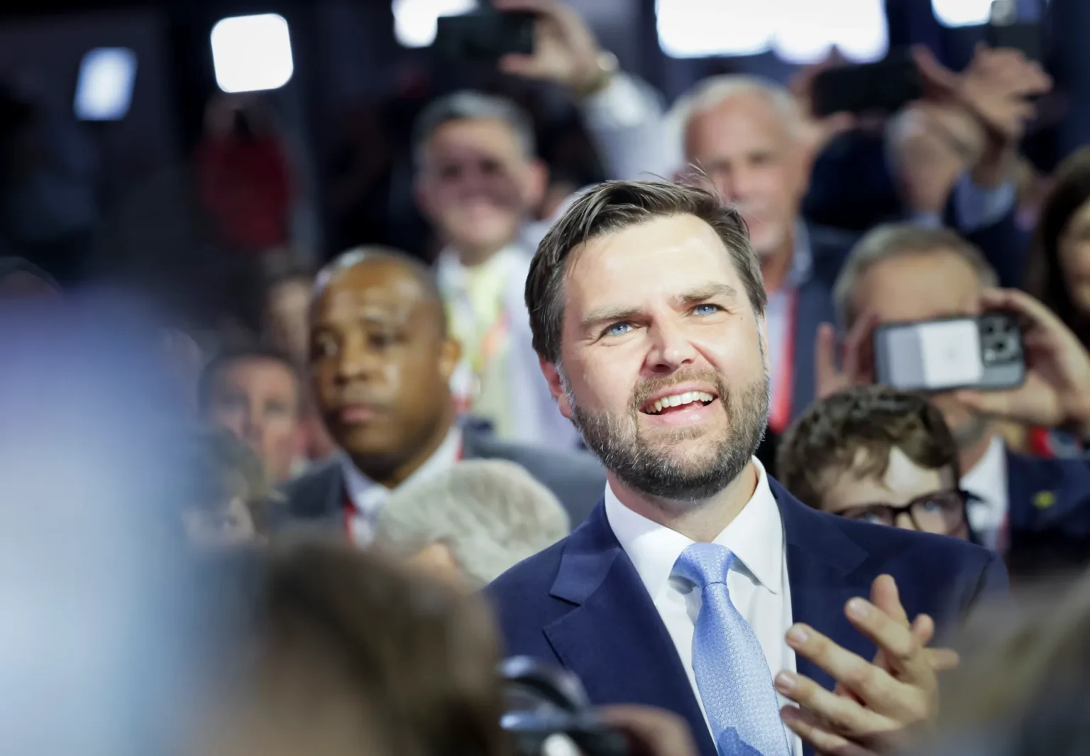 ¿Quién es J.D. Vance, el nominado por Donald Trump para la vicepresidencia? J.D. Vance