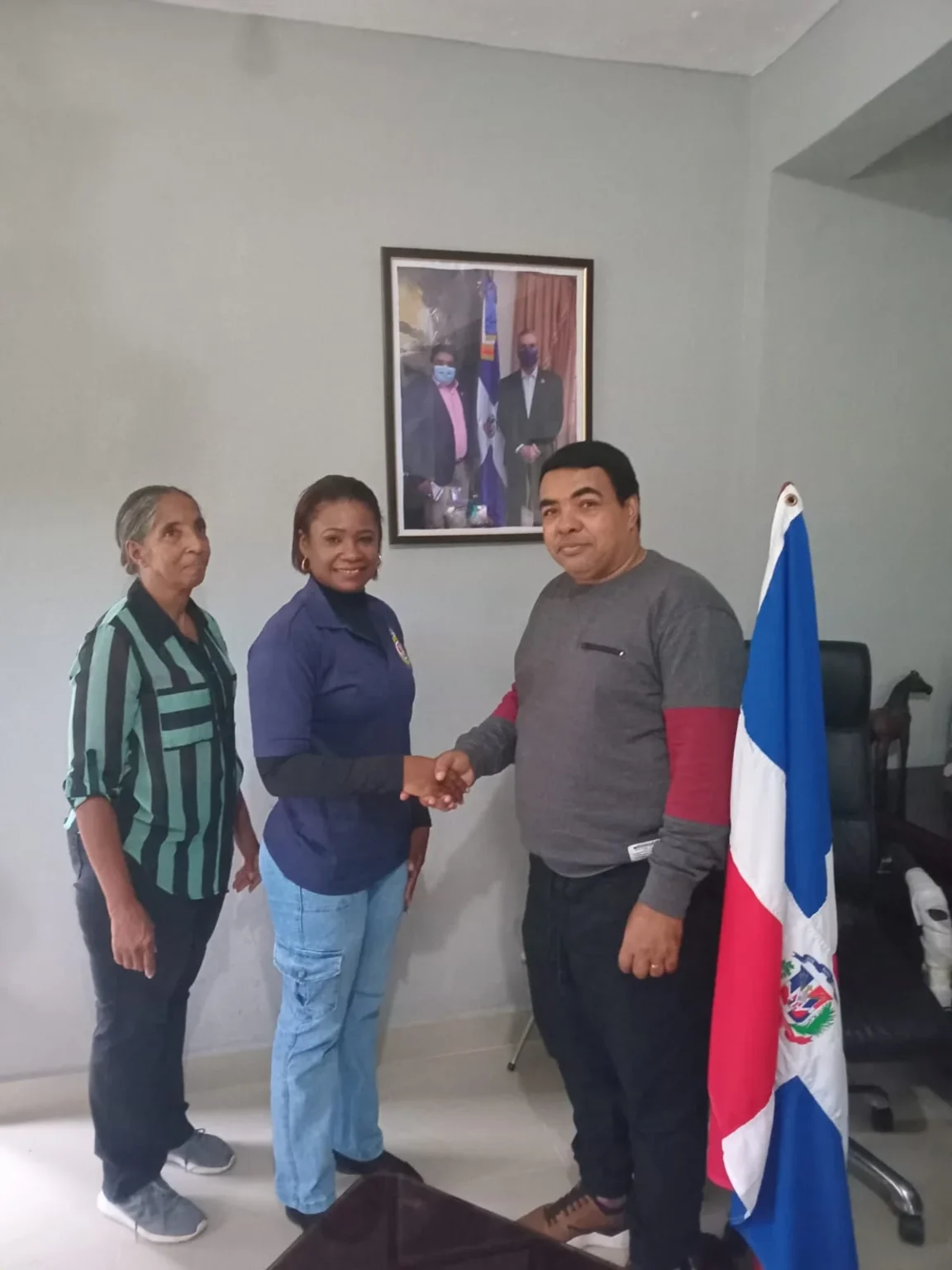 Donan archivos a la Brigada Femenina del Cuerpo de Bomberos de Santo Domingo Oeste archivos