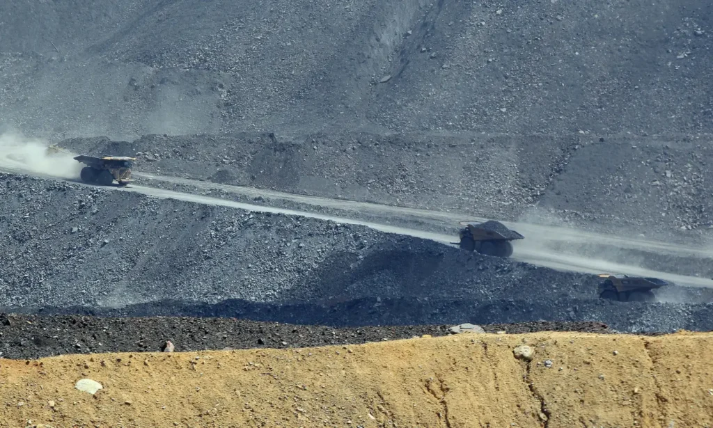 Colombia aprueba la prohibición de exportar carbón a Israel en sanción por la guerra en Gaza