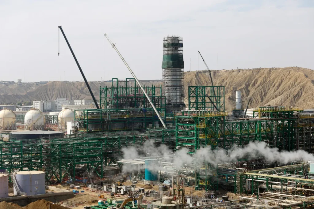La empresa estatal Petroperú pide al Gobierno contemplar la posibilidad de su quiebra Petroperú