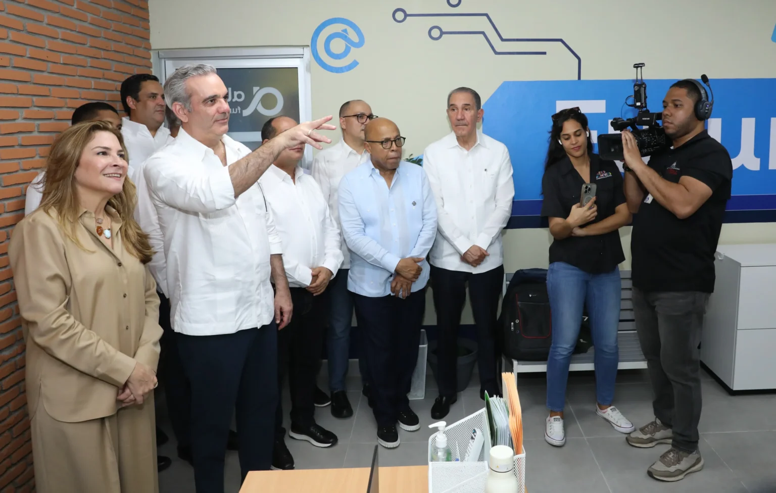 Presidente Abinader deja inaugurado Centro Futuro, Cristo Rey Abinader