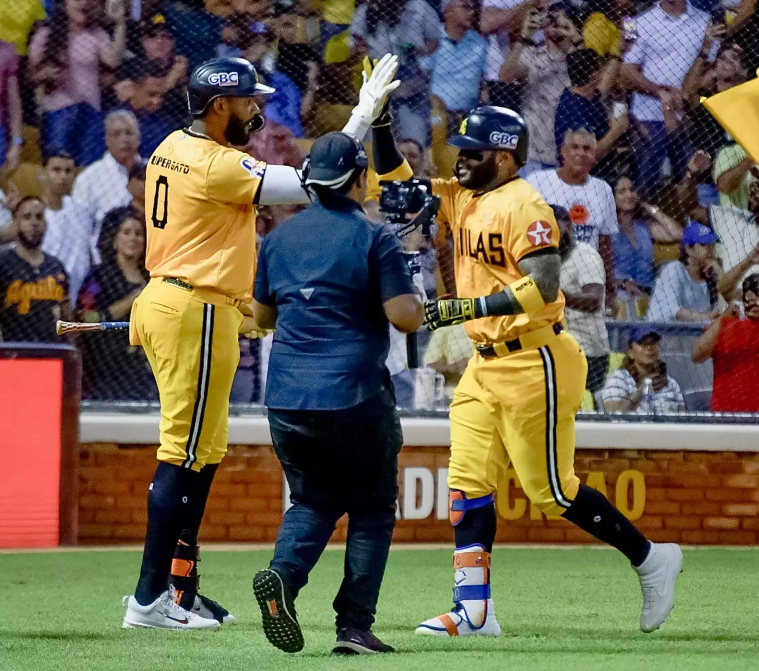 Águilas Cibaeñas le vuelven a ganar a los Tigres del Licey 3-1 Águilas Cibaeñas