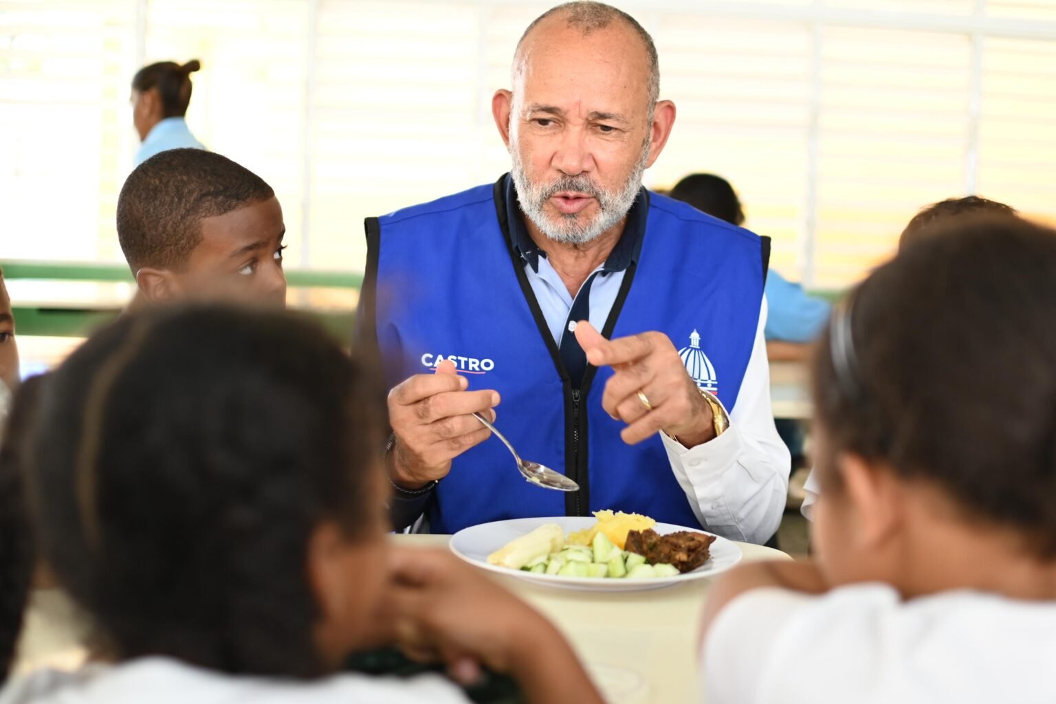 El 21% centros educativos beneficiarios alimentación escolar están ubicados en zonas de difícil acceso El 21% centros educativos beneficiarios alimentación escolar están ubicados en zonas de difícil acceso