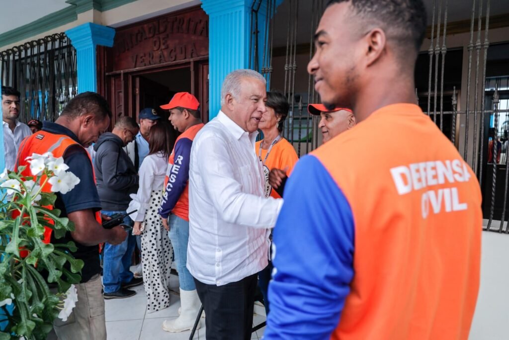 Andrés Bautista supervisa zonas afectadas por lluvias Andrés Bautista supervisa zonas afectadas por lluvias