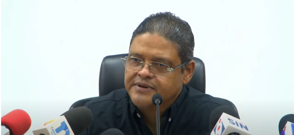 COE mantiene 25 provincias en alerta por vaguada y tormenta tropical Rafael