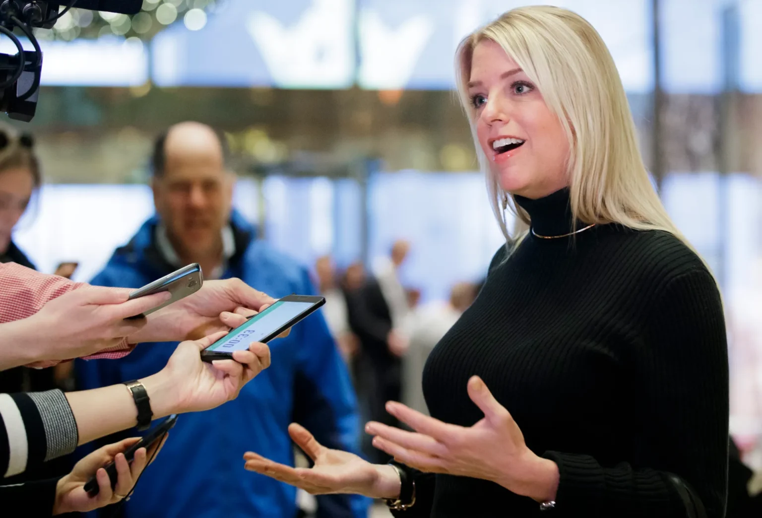 Trump elige a la ex fiscal general de Florida Pam Bondi como sucesora de Matt Gaetz Pam Bondi