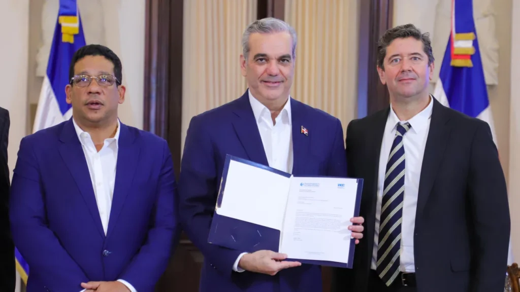 Presidente Abinader reitera compromiso en favor de fortalecer la transparencia y reducir corrupción e impunidad Presidente Abinader