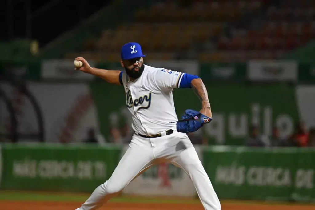 Tigres del Licey blanquean 2-0 a los Leones del Escogido Tigres del Licey