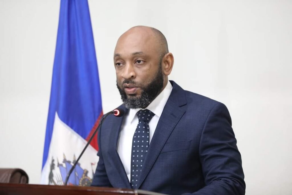 Destituyen al ministro de Salud de Haití tras brutal ataque de pandillas en un hospital Destituyen al ministro de Salud de Haití tras brutal ataque de pandillas en un hospital