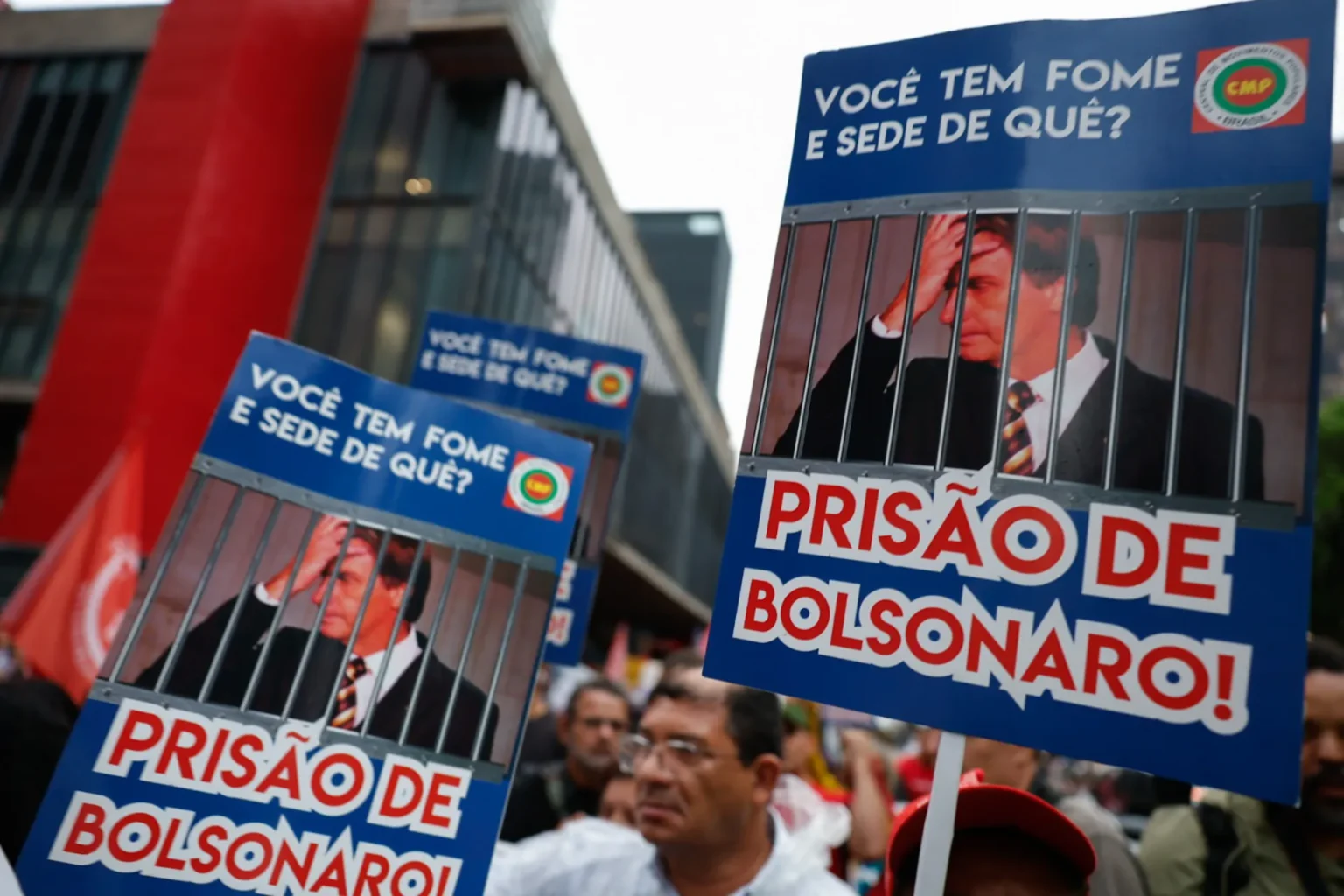 Manifestantes en Brasil piden proteger la democracia y “cárcel” para Bolsonaro Manifestantes