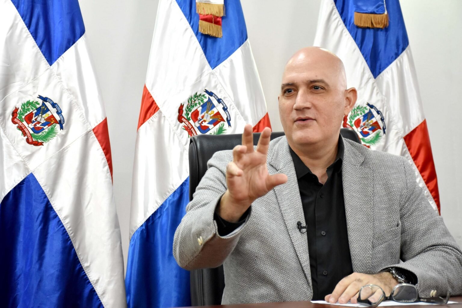 Pável Isa Contreras renuncia como ministro de Economía;