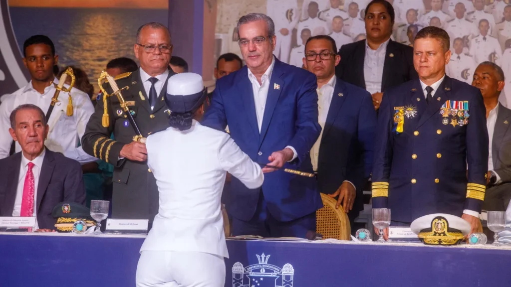 Presidente Abinader encabeza graduación LXXIII Promoción de Damas y Caballeros Guardiamarinas Presidente Abinader