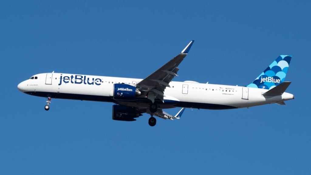 EE.UU. multa con dos millones de dólares a JetBlue por “demoras crónicas” de sus vuelos EE.UU. multa con dos millones de dólares a JetBlue por "demoras crónicas" de sus vuelos
