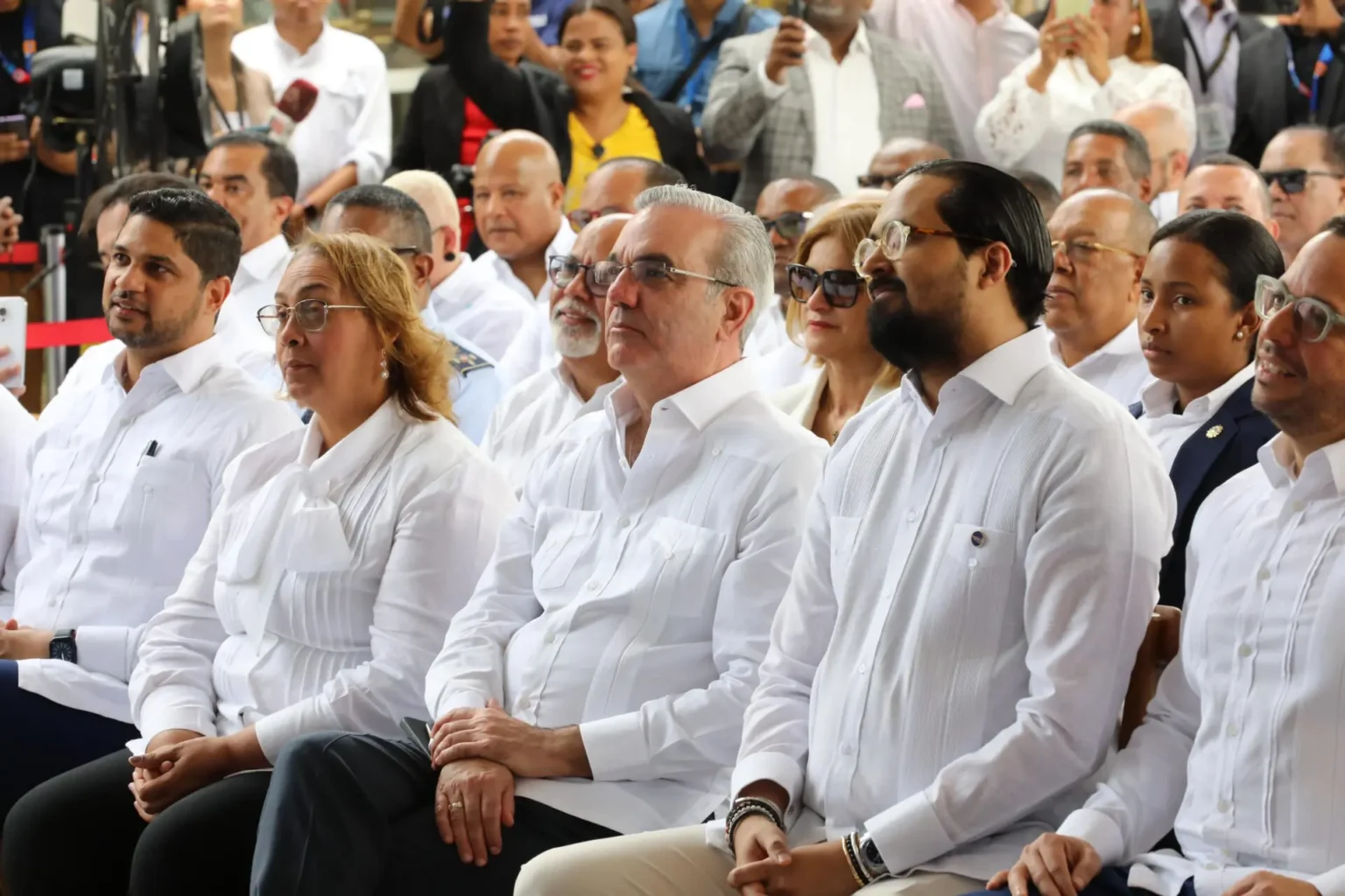 Abinader inaugura Punto GOB San Cristóbal; beneficiará a más de 700 mil personas Abinader inaugura Punto GOB San Cristóbal; beneficiará a más de 700 mil personas