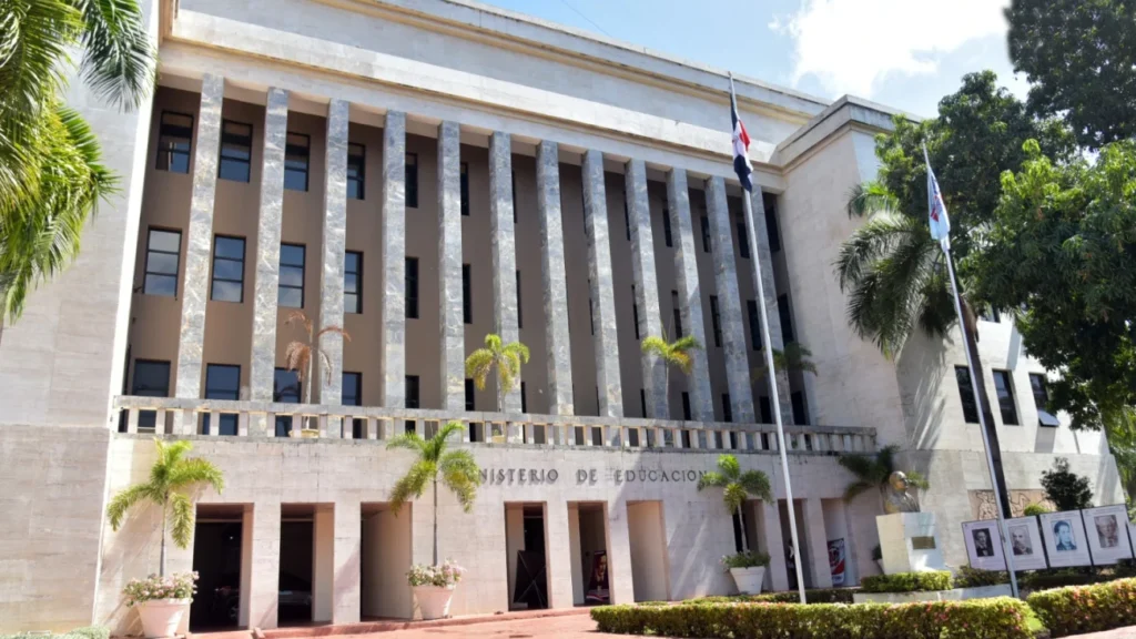 Minerd anuncia que padres y estudiantes participarán en la Evaluación de Desempeño Docente 2025 Minerd