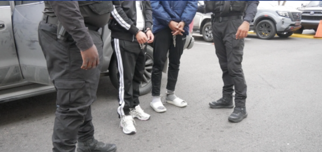 Extradita a dos dominicanos a EE.UU. acusados de homicidio y fraude Extradita a dos dominicanos a EE.UU. acusados de homicidio y fraude