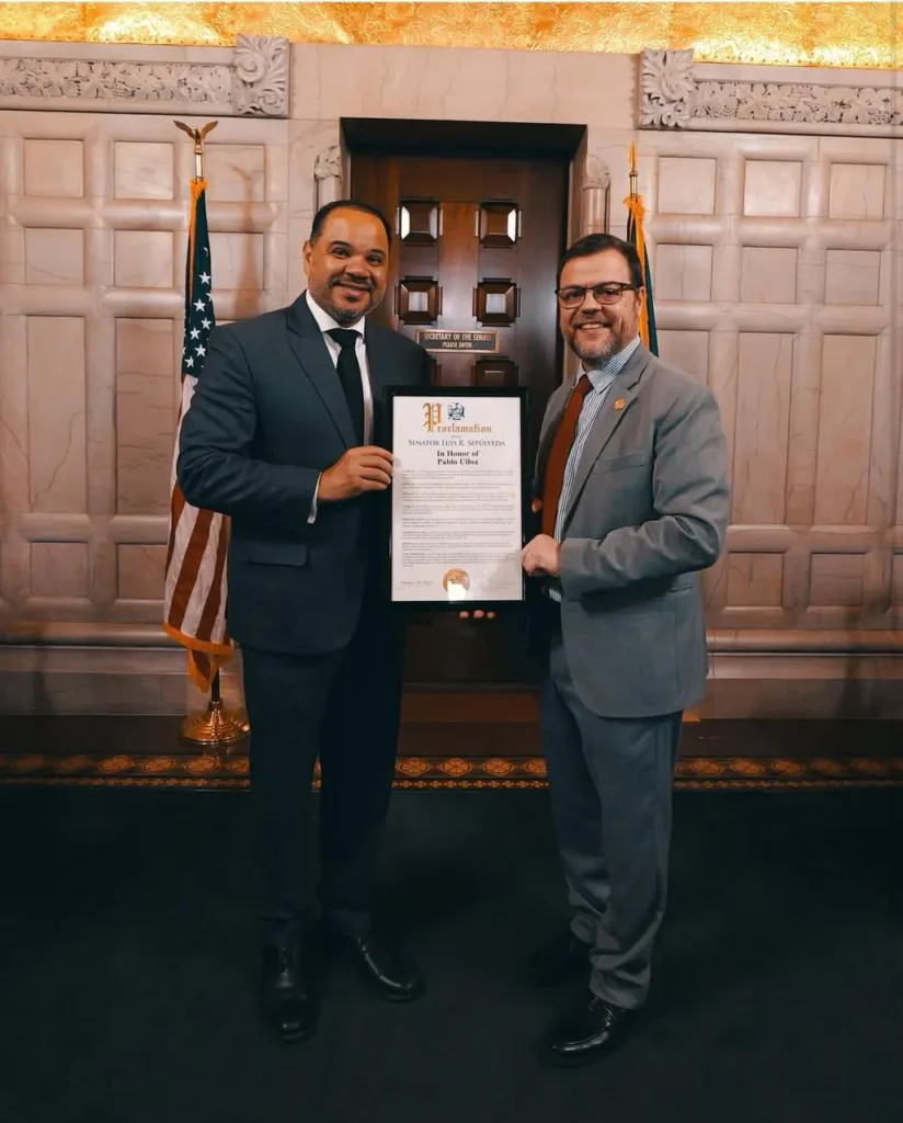 Pablo Ulloa reconocido en el Senado Estatal de Nueva York