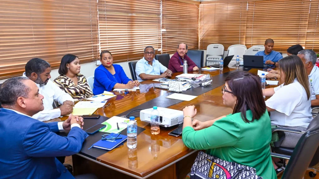 Autoridades coordinan plan 2025 para garantizar alimentación en centros penitenciarios Comedores Económicos