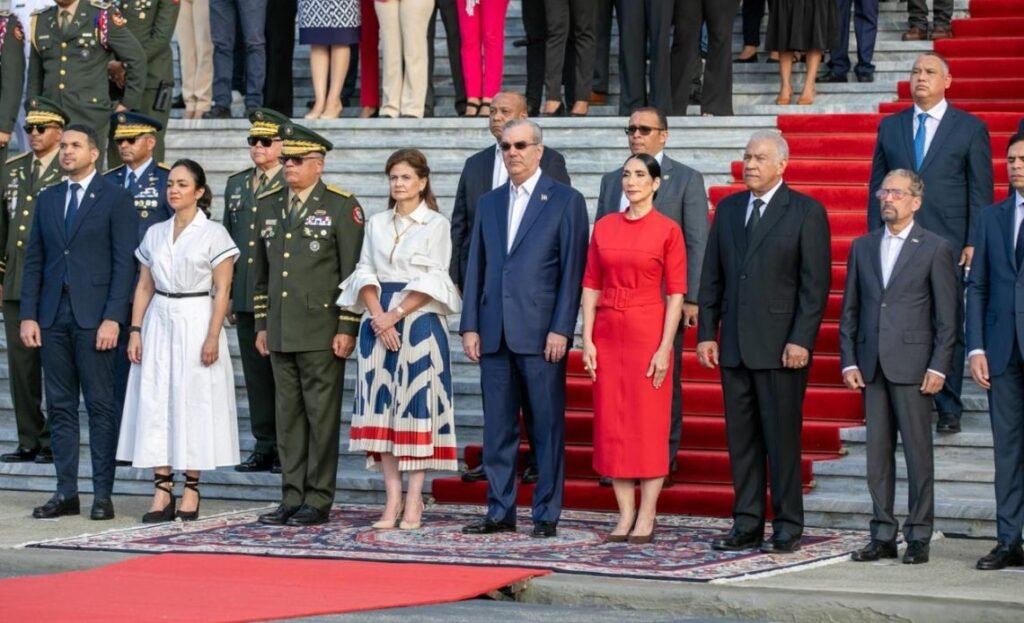 Abinader encabeza homenaje a Bandera Nacional Abinader encabeza homenaje a Bandera Nacional