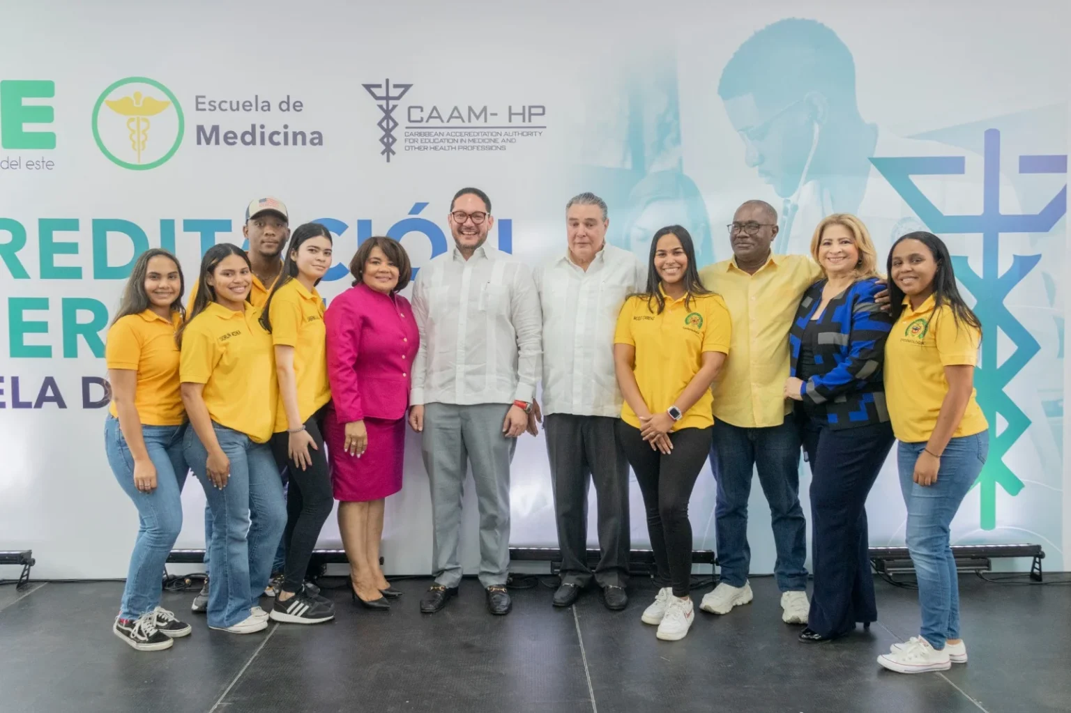Escuela de Medicina de la UCE obtiene acreditación internacional de CAAM-HP acreditación