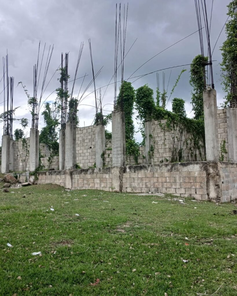 Hato Mayor: Escuelas en ruinas y sin maestros