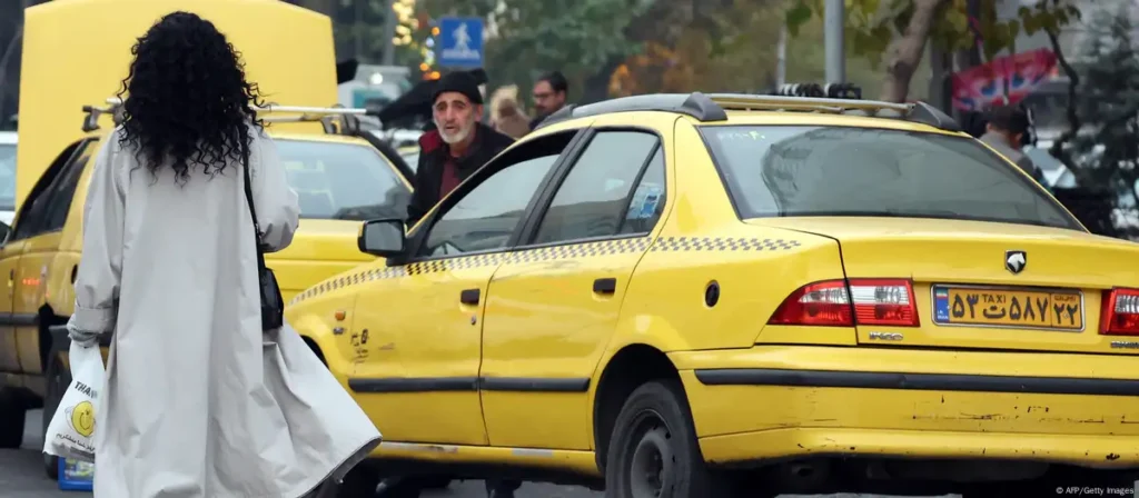 Debate en Irán sobre el hiyab revela tensiones tras protestas de 2022