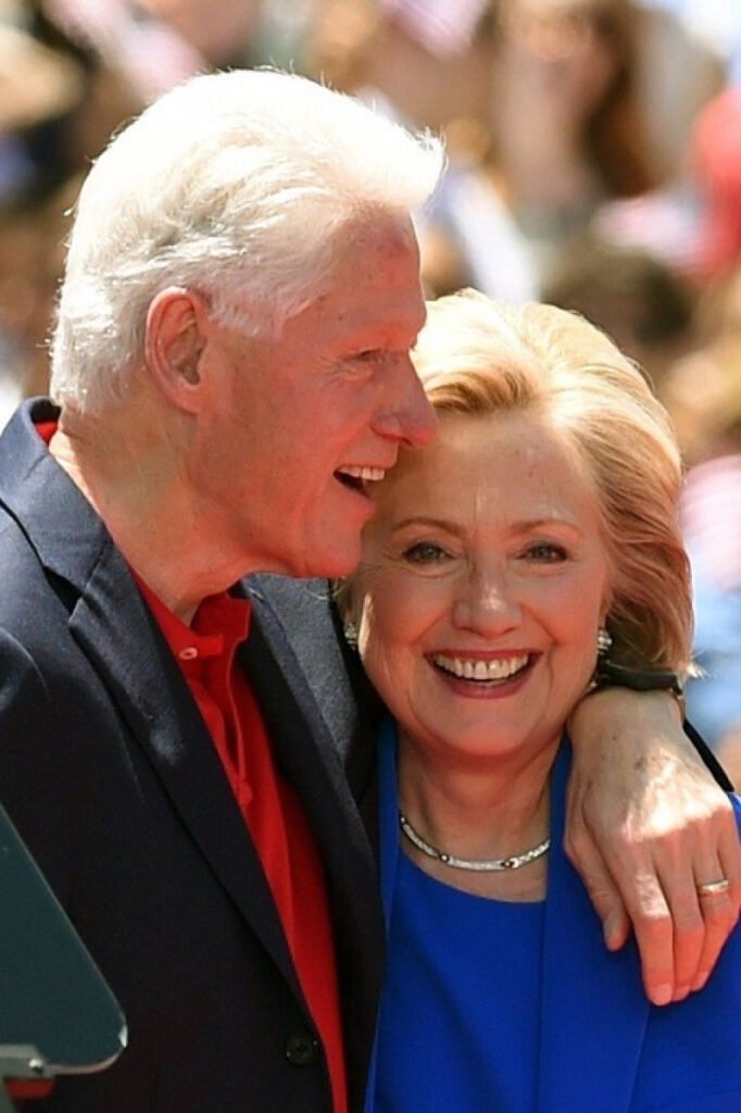 Comité republicano cita a los Clinton en la investigación del caso Epstein