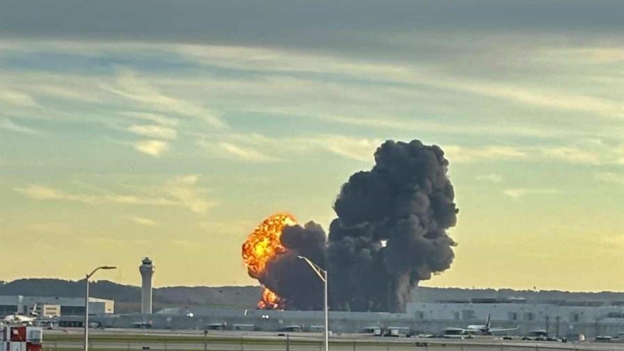 Avión de carga de UPS se estrella y deja al menos 12 fallecidos