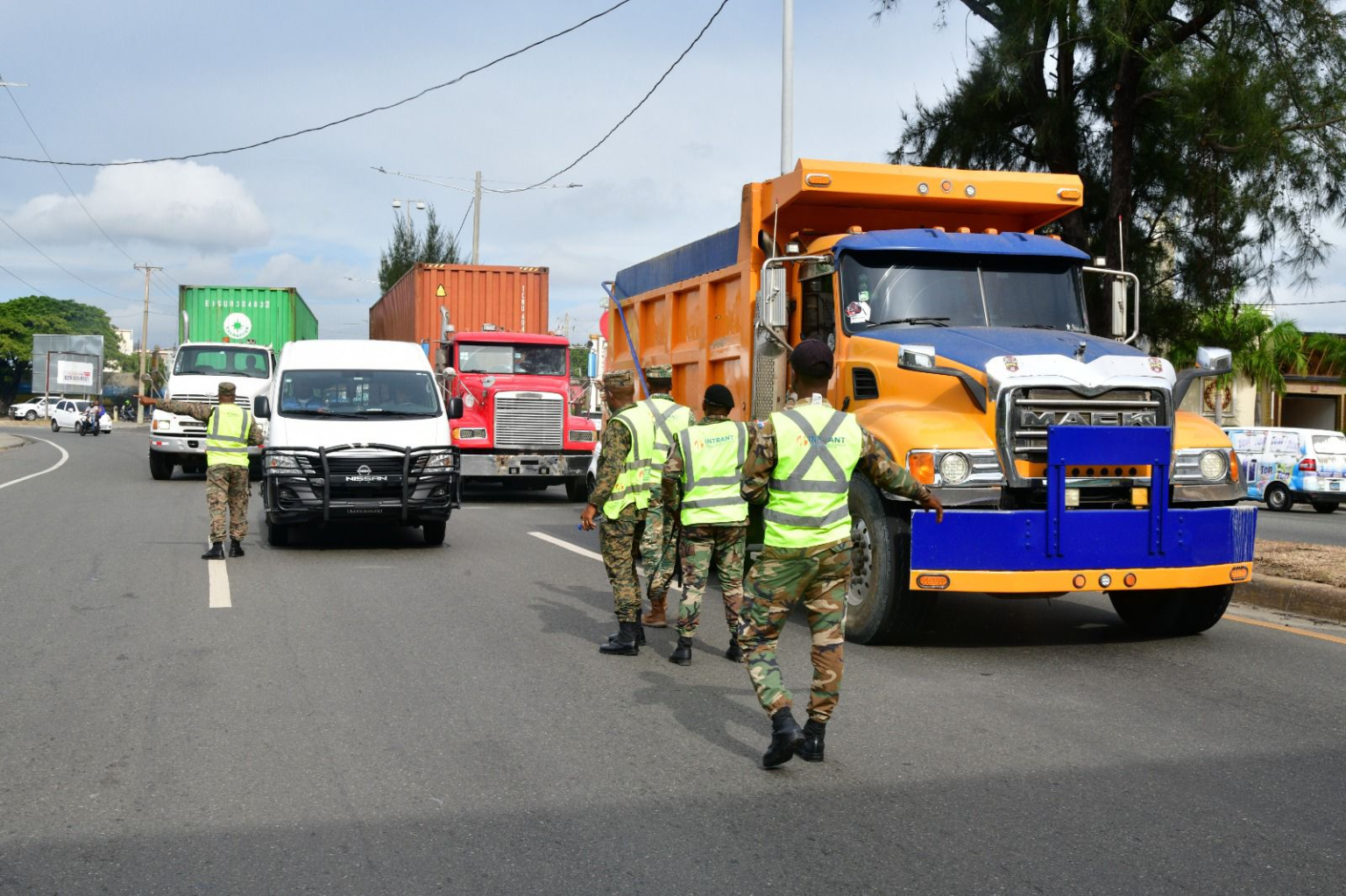 Intrant establece horarios especiales para camiones en Navidad y Año Nuevo