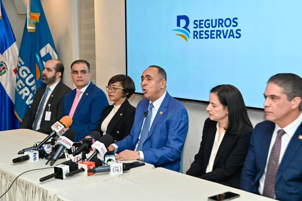 Nelson Arroyo niega “hoyo” financiero en Seguros Reservas