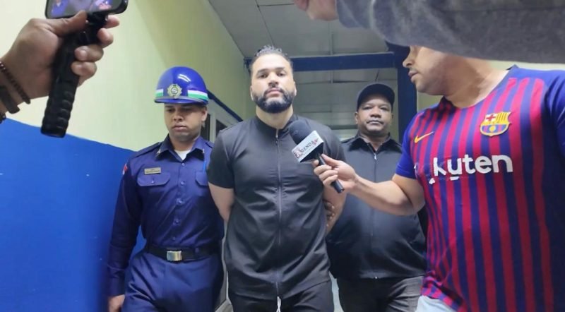 Detienen a médico por presunto abuso sexual en Las Guáranas