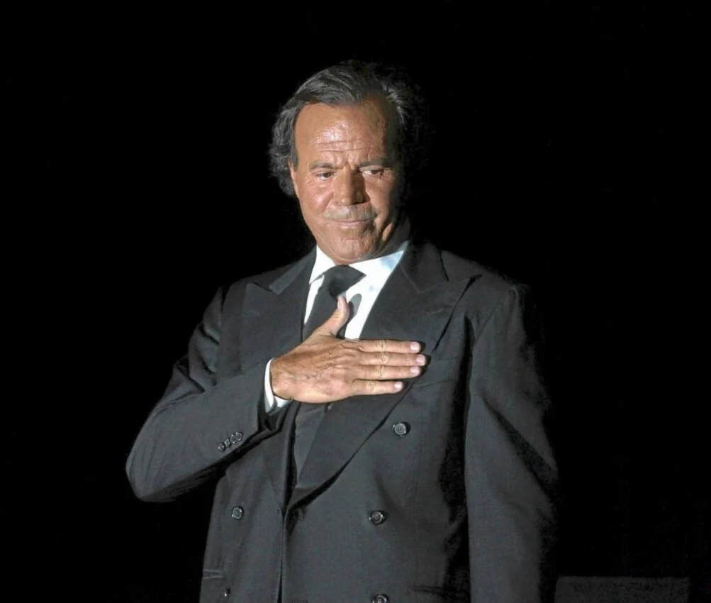 Julio Iglesias demanda a elDiario.es por “montaje periodístico”