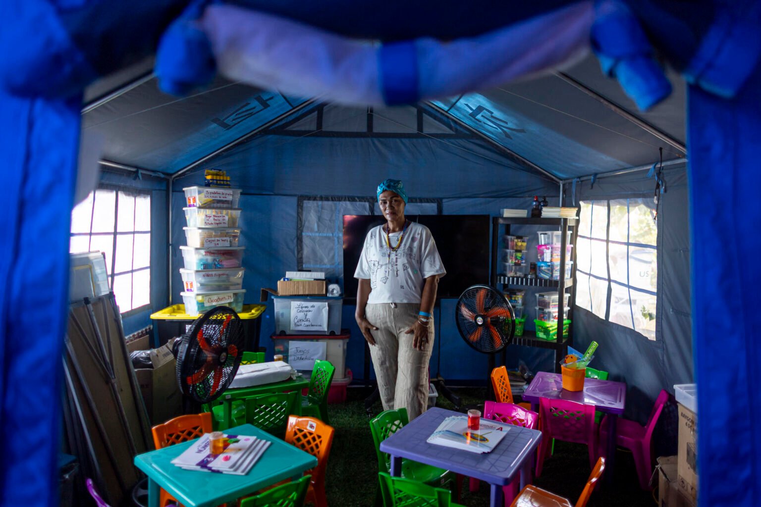 La maestra que da clases a niños afectados por terremotos en Venezuela